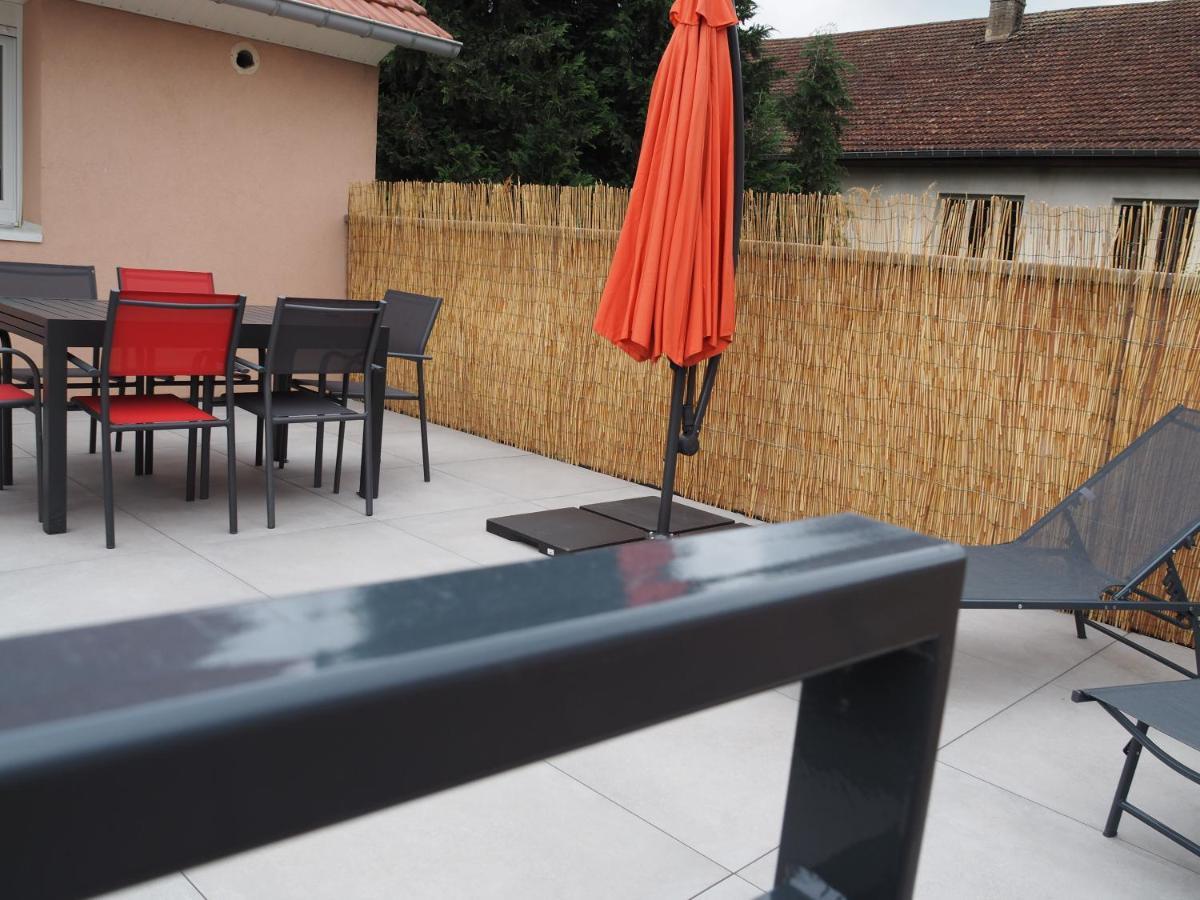 Gite Le Renouveau Avec Jacuzzi Privatif Laveline Exterior foto